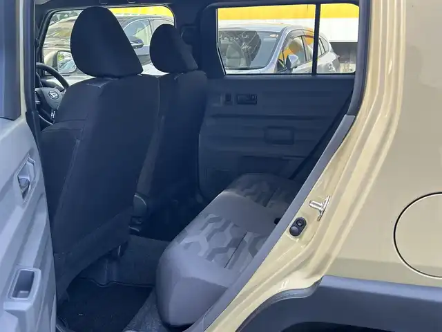 ダイハツ タフト X 静岡県 2023(令5)年 1.6万km サンドベージュメタリック ガラスルーフ/純正ナビ/フルセグTV/DVD/CD/SD/BT/USB/バックカメラ/衝突軽減ブレーキ/レーンキープアシスト/オートハイビーム/前後コーナーセンサー/前方ドライブレコーダー/LEDヘッドライト/ステアリングスイッチ/スマートキー×2/取扱説明書/ナビ取扱説明書