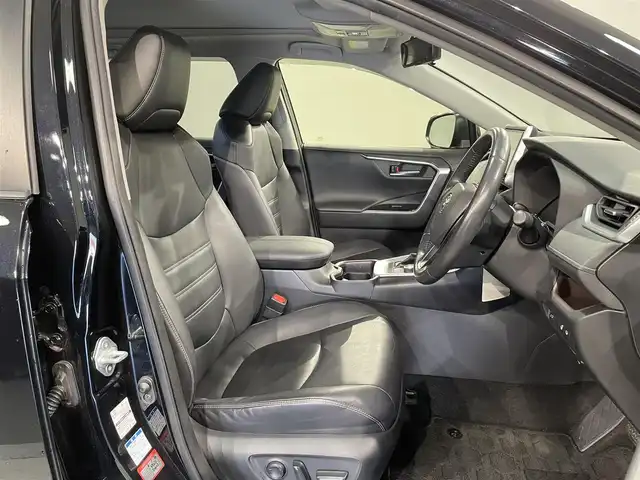 トヨタ ＲＡＶ４ G Zパッケージ 愛知県 2019(令1)年 5.3万km アティチュードブラックマイカ 純正９インチナビ　/(FM/AM/SD/Bluetooth/DISC/フルセグTV/USB/HDMI)/サンルーフ　/モデリスタフルエアロ　/トヨタセーフティセンス　/　　-プリクラッシュセーフティ/　　-レーダークルーズコントロール/　　-レーントレーニングアシスト/　　-オートマチックハイビーム/　　-ロードサインアシスト/シートヒーター　/ビルトインＥＴＣ　/デジタルインナーミラー　/ブラインドスポットモニター　/バックカメラ　/ルーフレール　/ＬＥＤヘッドライト/ＬＥＤフォグランプ/ステアリングヒーター/パワーシート（D席メモリ有）/ダウンヒルアシスト/ドライブレコーダー/ＨＤＭＩ/USB端子/純正フロアマット