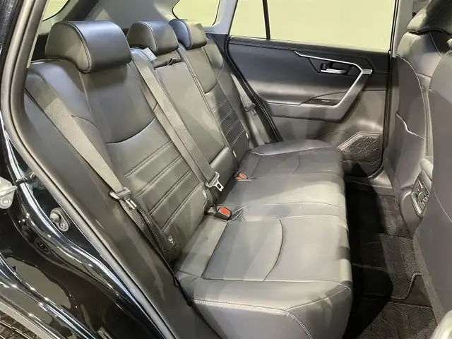 トヨタ ＲＡＶ４ G Zパッケージ 愛知県 2019(令1)年 5.3万km アティチュードブラックマイカ 純正９インチナビ　/(FM/AM/SD/Bluetooth/DISC/フルセグTV/USB/HDMI)/サンルーフ　/モデリスタフルエアロ　/トヨタセーフティセンス　/　　-プリクラッシュセーフティ/　　-レーダークルーズコントロール/　　-レーントレーニングアシスト/　　-オートマチックハイビーム/　　-ロードサインアシスト/シートヒーター　/ビルトインＥＴＣ　/デジタルインナーミラー　/ブラインドスポットモニター　/バックカメラ　/ルーフレール　/ＬＥＤヘッドライト/ＬＥＤフォグランプ/ステアリングヒーター/パワーシート（D席メモリ有）/ダウンヒルアシスト/ドライブレコーダー/ＨＤＭＩ/USB端子/純正フロアマット
