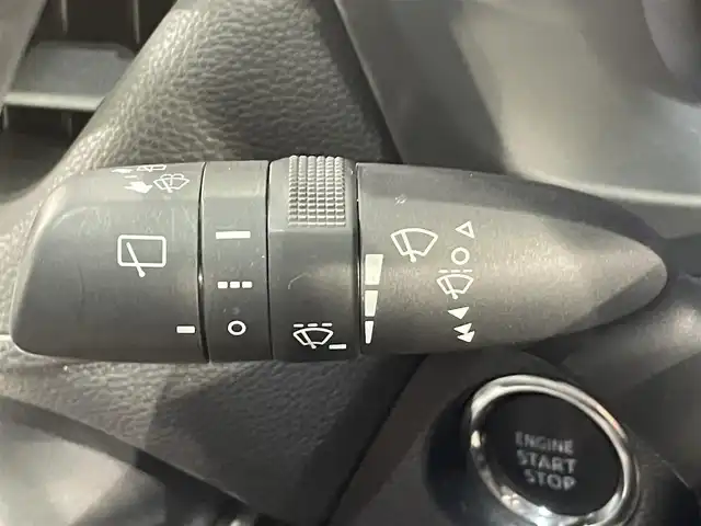 トヨタ ＲＡＶ４ G Zパッケージ 愛知県 2019(令1)年 5.3万km アティチュードブラックマイカ 純正９インチナビ　/(FM/AM/SD/Bluetooth/DISC/フルセグTV/USB/HDMI)/サンルーフ　/モデリスタフルエアロ　/トヨタセーフティセンス　/　　-プリクラッシュセーフティ/　　-レーダークルーズコントロール/　　-レーントレーニングアシスト/　　-オートマチックハイビーム/　　-ロードサインアシスト/シートヒーター　/ビルトインＥＴＣ　/デジタルインナーミラー　/ブラインドスポットモニター　/バックカメラ　/ルーフレール　/ＬＥＤヘッドライト/ＬＥＤフォグランプ/ステアリングヒーター/パワーシート（D席メモリ有）/ダウンヒルアシスト/ドライブレコーダー/ＨＤＭＩ/USB端子/純正フロアマット