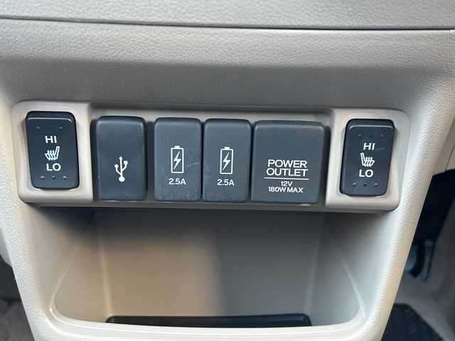 ホンダ Ｎ ＢＯＸ スラッシュ G・L ノヴァカントリースタイル 長野県 2019(平31)年 6.5万km プラチナホワイトパール ・社外7インチメモリーナビゲーション/CD DVD フルセグTV Bluetooth/・バックカメラ/・ビルトインETC/・ワンオーナー/・ステアリングヒーター/・シートヒーター(D/N)/・オートライト/・HIDヘッドライト/・ウィンカーミラー/・電動格納ミラー/・スマートキー/・エンジンプッシュスタート