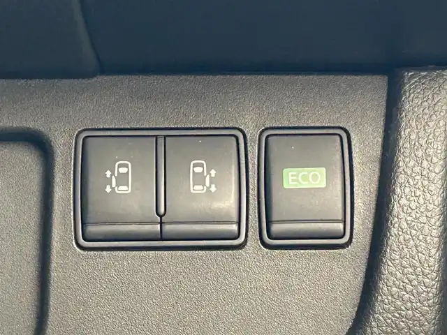 日産 セレナ ハイウェイS S HV Aセーフ 宮城県 2014(平26)年 7.7万km ブリリアントホワイトパール 純正ナビ（AM/FM/USB/BT/CD/DVD/iPod/SD/BT）/フルセグTV/バック・全方位カメラ/両側パワースライドドア/３列シート/衝突被害軽減装置/レーンキープアシスト/オートライト/LEDライト/ドライブレコーダー（前後）/ETC/サマータイヤ純正AW（195/60R16）