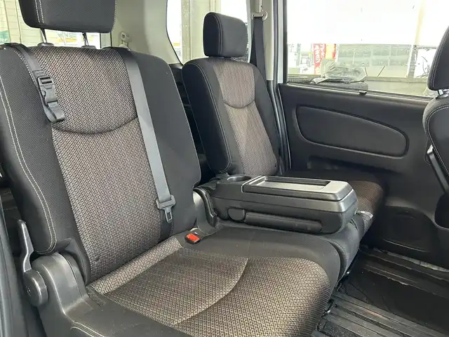 日産 セレナ ハイウェイS S HV Aセーフ 宮城県 2014(平26)年 7.7万km ブリリアントホワイトパール 純正ナビ（AM/FM/USB/BT/CD/DVD/iPod/SD/BT）/フルセグTV/バック・全方位カメラ/両側パワースライドドア/３列シート/衝突被害軽減装置/レーンキープアシスト/オートライト/LEDライト/ドライブレコーダー（前後）/ETC/サマータイヤ純正AW（195/60R16）