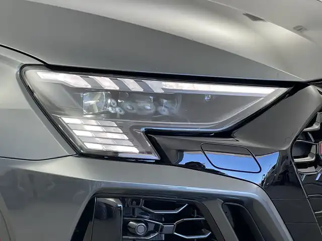 アウディ アウディ ＲＳ３ 新潟県 2024(令6)年 1.4万km デイトナグレーパールエフェクト ワンオーナー/アウディコネクトナビ/(FM.AM.USB.Bluetooth)/(AppleCarPlay.AndroidAuto)/全方位カメラ/Audiプレセンス/サイドアシスト/アダプティブドライブアシスト/Audiドライブセレクト/LEDオートライト/FRフォグランプ/GPSレーダー(AR-47LA)/シーケンシャルウィンカー/Qiおくだけ充電/ナビ連動ドライブレコーダー/前席パワーシート・ヒーター/運転席シートメモリー/電子制御パーキングブレーキ/プッシュスタート/スマートキー×2/スタッドレスAWセット車載