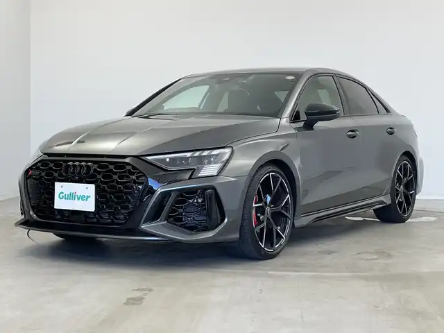 アウディ アウディ ＲＳ３ 新潟県 2024(令6)年 1.4万km デイトナグレーパールエフェクト ワンオーナー/アウディコネクトナビ/(FM.AM.USB.Bluetooth)/(AppleCarPlay.AndroidAuto)/全方位カメラ/Audiプレセンス/サイドアシスト/アダプティブドライブアシスト/Audiドライブセレクト/LEDオートライト/FRフォグランプ/GPSレーダー(AR-47LA)/シーケンシャルウィンカー/Qiおくだけ充電/ナビ連動ドライブレコーダー/前席パワーシート・ヒーター/運転席シートメモリー/電子制御パーキングブレーキ/プッシュスタート/スマートキー×2/スタッドレスAWセット車載