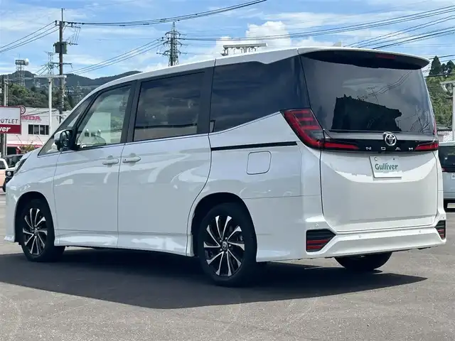 トヨタ ノア S－Z 鹿児島県 2023(令5)年 1.7万km ホワイトパールクリスタルシャイン 純正ナビ/（Bluetooth/TV/DVD/CD/フルセグ）/バックカメラ/両側パワースライドドア/クルーズコントロール/レーダークルーズコントロール/LEDオートライト/USB端子/WAC/スマートキー/ETC2.0