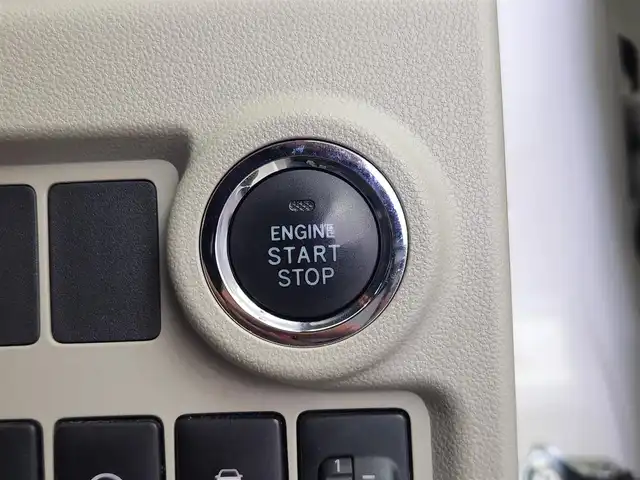 トヨタ パッソ X Lパッケージ S 愛知県 2016(平28)年 2.6万km パールホワイトⅢ 純正7インチSDナビ/　・Bluetooth /　・ワンセグTV/　・CD/　・AM/FM/　・AUX/プリクラッシュセーフティ/横滑り防止機能/アイドリングストップ/純正フロアマット/社外ドライブレコーダー（前方）/ハロゲンヘッドライト/ETC/スマートキー/スペアキー