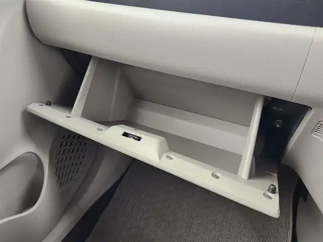 トヨタ パッソ X Lパッケージ S 愛知県 2016(平28)年 2.6万km パールホワイトⅢ 純正7インチSDナビ/　・Bluetooth /　・ワンセグTV/　・CD/　・AM/FM/　・AUX/プリクラッシュセーフティ/横滑り防止機能/アイドリングストップ/純正フロアマット/社外ドライブレコーダー（前方）/ハロゲンヘッドライト/ETC/スマートキー/スペアキー