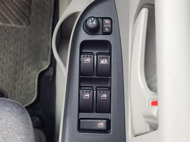 トヨタ パッソ X Lパッケージ S 愛知県 2016(平28)年 2.6万km パールホワイトⅢ 純正7インチSDナビ/　・Bluetooth /　・ワンセグTV/　・CD/　・AM/FM/　・AUX/プリクラッシュセーフティ/横滑り防止機能/アイドリングストップ/純正フロアマット/社外ドライブレコーダー（前方）/ハロゲンヘッドライト/ETC/スマートキー/スペアキー