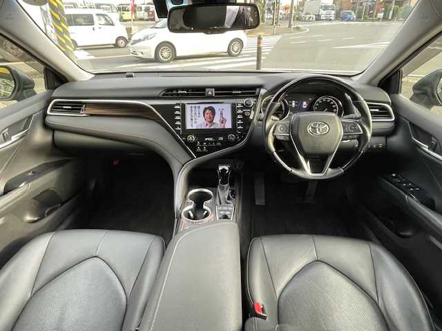 トヨタ カムリ G レザーパッケージ 神奈川県 2018(平30)年 4.7万km アティチュードブラックマイカ ・純正ナビ（CD/DVD/ワンセグ/SD/USB)/・バックカメラ/・モデリスタエアロ/・テレビキャンセラー/・前方ドライブレコーダー/・ETC2.0/・オートクルーズコントロール/・シートヒーター/・純正17インチAW/・前後コーナーセンサー/・LEDヘッドライト/・オートライト/・オートマチックハイビーム/・衝突軽減システム/・レーンキープアシスト/・横滑り防止装置/・パワーシート/・スマートキー/・スペアキー