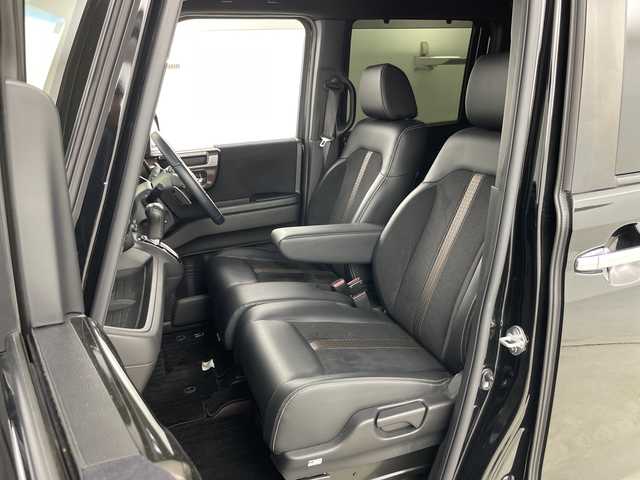 ホンダ Ｎ ＢＯＸ G L ターボ ホンダセンシング 愛知県 2018(平30)年 5万km クリスタルブラックパール 禁煙車/ターボ/純正7インチナビ/(Bluetooth/CD/DVD/USB/ワンセグTV)/バックカメラ/ホンダセンシング/・衝突軽減ブレーキ/・レーンキープアシスト/・レーダークルーズコントロール/・パーキングセンサー/ETC/ドライブレコーダー/ハーフレザーシート/両側パワースライドドア/パドルシフト/純正15インチアルミホイール/プッシュスタート/スマートキー/純正フロアマット/LEDヘッドライト/オートライト/フロントフォグランプ/ステアリングリモコン/横滑り防止装置/純正フロアマット