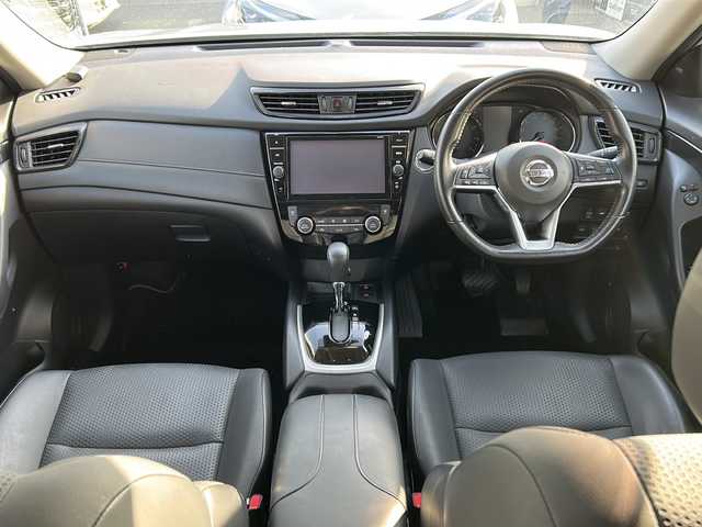 日産 エクストレイル 20Xi 埼玉県 2018(平30)年 6.7万km ブリリアントシルバー ４ＷＤ/360°セーフティアシスト/ ・プロパイロット/ ・インテリジェント エマージェンシーブレーキ/ ・インテリジェント FCW（前方衝突予測警報）/ ・アダプティブLEDヘッドライトシステム/ ・インテリジェント DA（ふらつき警報）/ ・標識検知機能/ ・インテリジェント LI（車線逸脱防止支援システム）/ ・インテリジェント BSI（後側方衝突防止支援システム）/ ・インテリジェント アラウンドビューモニター（移動物 検知機能付）/ ・RCTA（後退時車両検知警報）/ ・インテリジェント ルームミラー/純正SDナビゲーション(MM518D-L)/AM/FM/CD/DVD/BT/SD/USB/フルセグテレビ/インテリジェントアラウンドビューモニター/純正ナビ連動ドライブレコーダー(DJ4-D)/ビルトイン純正ETC2.0/パワーバックドア/コーナーセンサー/保証書/取扱説明書