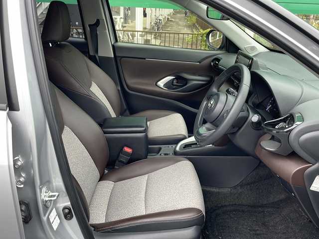 トヨタ ヤリスクロス Z 茨城県 2020(令2)年 3.3万km ブラックマイカ/シルバーメタリック 2トーン 純正9型ナビ/Bluetooth接続/フルセグTV/レーダー付きクルーズコントロール/パーキングアシスト/横滑り防止装置/レーン逸脱警報/衝突軽減システム/オートライト/オートマチックハイビーム/LEDヘッドライト/ブラインドスポットモニター/ドライブレコーダー前後/コーナーセンサー前後/ハーフレザーシート/パワーシート/シートヒーター/純正18インチアルミホイール/純正フロアマット/保証書/取扱説明書/記録簿/スマートキー