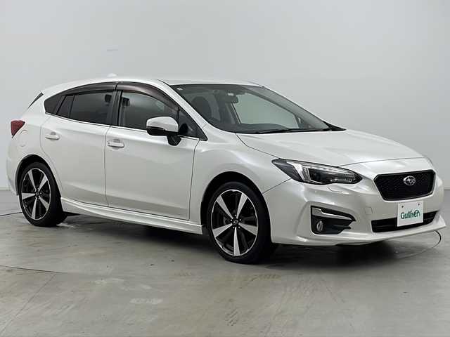 スバル インプレッサ スポーツ 2．0i－S アイサイト 道央・札幌 2017(平29)年 2.4万km クリスタルホワイトP ・4WD/・純正ナビ（CN-LR820P）/・BT/CD/DVD/AUX/フルセグTV/・バックカメラ/・アイサイト/・アダプティブクルーズコントロール/・レーンキープアシスト/・横滑り防止装置/・ブラインドスポットモニター/・アイドリングストップ/・パドルシフト/・ドアミラーヒーター/・前席パワーシート/・オートライト/・LEDヘッドライト/・ステアリング連動ヘッドランプ/・電動パーキングブレーキ/・ヒルアシストスタート/・ETC