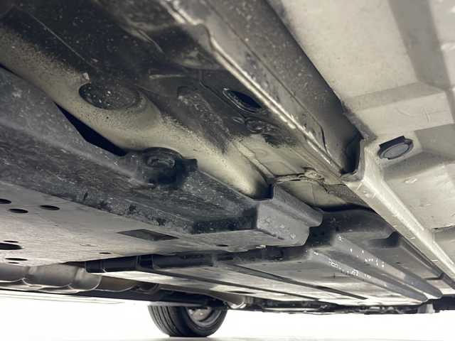 スバル インプレッサ スポーツ 2．0i－S アイサイト 道央・札幌 2017(平29)年 2.4万km クリスタルホワイトP ・4WD/・純正ナビ（CN-LR820P）/・BT/CD/DVD/AUX/フルセグTV/・バックカメラ/・アイサイト/・アダプティブクルーズコントロール/・レーンキープアシスト/・横滑り防止装置/・ブラインドスポットモニター/・アイドリングストップ/・パドルシフト/・ドアミラーヒーター/・前席パワーシート/・オートライト/・LEDヘッドライト/・ステアリング連動ヘッドランプ/・電動パーキングブレーキ/・ヒルアシストスタート/・ETC