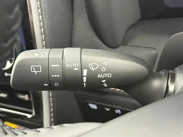 トヨタ アルファード Z 愛知県 2024(令6)年 3万km プラチナホワイトパールマイカ 左右独立ムーンルーフ/ユニバーサルステップ/13.2インチフリップダウンモニター/セーフティセンス/・プリクラッシュセーフティ/・レーントレーシングアシスト/・レーンディパーチャーアラート/・全車速追従機能付レーダークルーズコントロール/・アダクティブハイビームシステム/・ロードサインアシスト/・ドライバー異常時対応システム/・プロアクティブドライビングアシスト/・発進遅れ告知機能/BSM（ブラインドスポットモニター）/14インチディスプレイオーディオ/（ナビ／BT/USB/HDMI/フルセグTV）/ETC2.0/パノラミックビューモニター/デジタルインナーミラー/おくだけ充電/シートヒーター/シートベンチレーション/パワーシート（運転席メモリー機能付）前席／2列目/パワーサンシェード　2列目／3列目/パワーバックドア/プッシュスタート／スマートキー/純正フロアマット／ドアバイザー