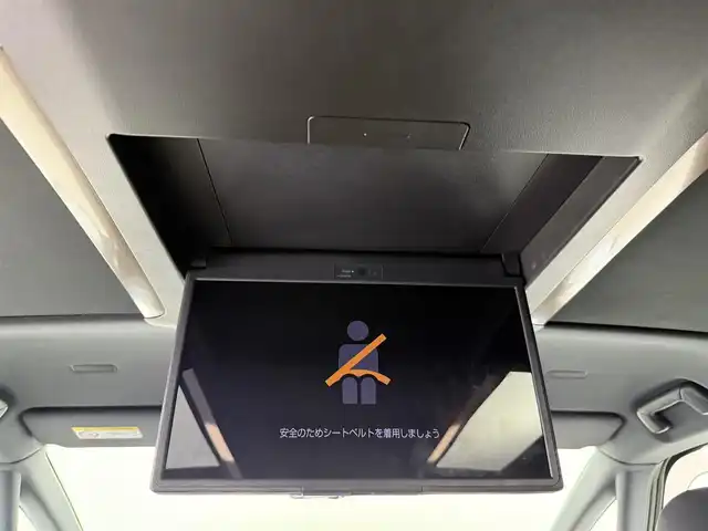 トヨタ アルファード Z 愛知県 2024(令6)年 3万km プラチナホワイトパールマイカ 左右独立ムーンルーフ/ユニバーサルステップ/13.2インチフリップダウンモニター/セーフティセンス/・プリクラッシュセーフティ/・レーントレーシングアシスト/・レーンディパーチャーアラート/・全車速追従機能付レーダークルーズコントロール/・アダクティブハイビームシステム/・ロードサインアシスト/・ドライバー異常時対応システム/・プロアクティブドライビングアシスト/・発進遅れ告知機能/BSM（ブラインドスポットモニター）/14インチディスプレイオーディオ/（ナビ／BT/USB/HDMI/フルセグTV）/ETC2.0/パノラミックビューモニター/デジタルインナーミラー/おくだけ充電/シートヒーター/シートベンチレーション/パワーシート（運転席メモリー機能付）前席／2列目/パワーサンシェード　2列目／3列目/パワーバックドア/プッシュスタート／スマートキー/純正フロアマット／ドアバイザー