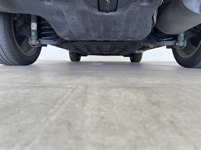 ホンダ ヴェゼル ハイブリッド Z 大分県 2016(平28)年 9.3万km ホワイトオーキッドパール 純正ナビ/シートヒーター/純正アルミホイル17インチ/純正フロアマット/ルーフレール/オートブレーキホールド/HDMI入力端子/USB入力端子/革巻ステアリング/ハーフレザー/スペアキー/バックカメラ