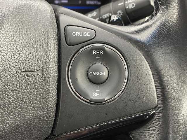 ホンダ ヴェゼル ハイブリッド Z 大分県 2016(平28)年 9.3万km ホワイトオーキッドパール 純正ナビ/シートヒーター/純正アルミホイル17インチ/純正フロアマット/ルーフレール/オートブレーキホールド/HDMI入力端子/USB入力端子/革巻ステアリング/ハーフレザー/スペアキー/バックカメラ