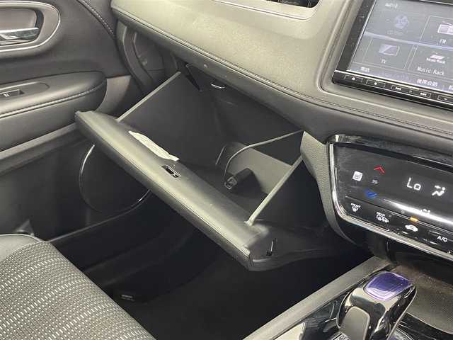 ホンダ ヴェゼル ハイブリッド Z 大分県 2016(平28)年 9.3万km ホワイトオーキッドパール 純正ナビ/シートヒーター/純正アルミホイル17インチ/純正フロアマット/ルーフレール/オートブレーキホールド/HDMI入力端子/USB入力端子/革巻ステアリング/ハーフレザー/スペアキー/バックカメラ