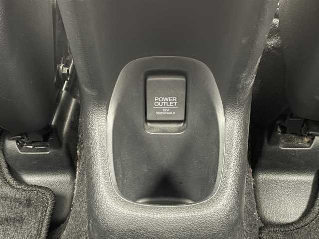 ホンダ ヴェゼル ハイブリッド Z 大分県 2016(平28)年 9.3万km ホワイトオーキッドパール 純正ナビ/シートヒーター/純正アルミホイル17インチ/純正フロアマット/ルーフレール/オートブレーキホールド/HDMI入力端子/USB入力端子/革巻ステアリング/ハーフレザー/スペアキー/バックカメラ