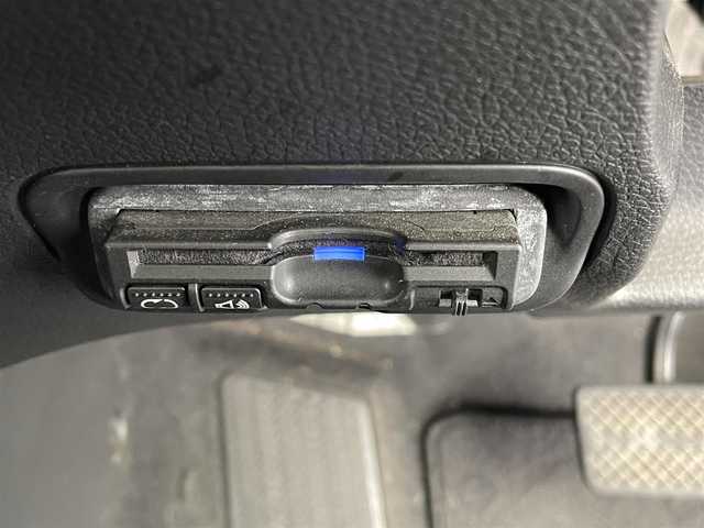 ホンダ ヴェゼル ハイブリッド Z 大分県 2016(平28)年 9.3万km ホワイトオーキッドパール 純正ナビ/シートヒーター/純正アルミホイル17インチ/純正フロアマット/ルーフレール/オートブレーキホールド/HDMI入力端子/USB入力端子/革巻ステアリング/ハーフレザー/スペアキー/バックカメラ