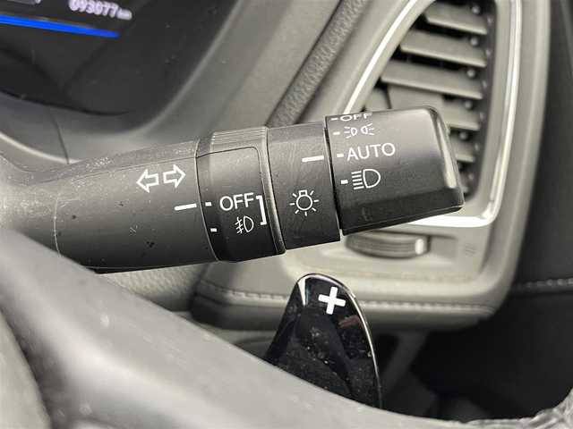 ホンダ ヴェゼル ハイブリッド Z 大分県 2016(平28)年 9.3万km ホワイトオーキッドパール 純正ナビ/シートヒーター/純正アルミホイル17インチ/純正フロアマット/ルーフレール/オートブレーキホールド/HDMI入力端子/USB入力端子/革巻ステアリング/ハーフレザー/スペアキー/バックカメラ