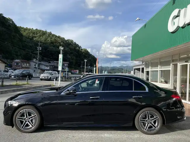 メルセデス・ベンツ Ｍ・ベンツ Ｃ２２０ｄ 岐阜県 2023(令5)年 2.1万km オブシディアンブラック 純正ナビ/【Bluetooth．AppleCarPlay．AM/FMラジオ．フルセグテレビ】/MBUX/11.9インチセンターディスプレイ/パノラミックスライディングルーフ/ハーフレザーシート/パーキングアシスト/全方位カメラ/クルーズコントロール追従走行有/アクティブブラインドスポットモニター/コーナーセンサー/アクティブステアリングアシスト/レーンチェンジアシスト/ヘッドアップディスプレイ/パワーシート・シートメモリ付/シートヒーター/パワーバックドア/ETC/ドライブレコーダー/純正アルミホイール/スペアキー/保証書/取扱説明書