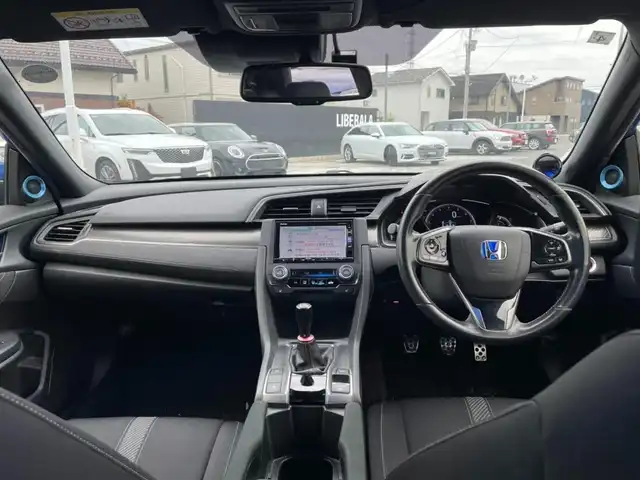 ホンダ シビック ハッチバック ホンダセンシング 岩手県 2019(平31)年 12.7万km プレミアムクリスタルブルークリスタル HONDA SENSING/(CMBS・LKA・ACC・LKAS・オートハイビーム)/6速MT/純正ナビTV/D/Nシートヒーター/ワンオーナー/ブレーキホールド/純正OPテールゲートスポイラー/デポレーシングブーストメーター/SPOONシフトノブ/社外17インチアルミ/(フロント：5次元 INPERIO リア：クリムゾン リネアスポーツ)/ロッソモデオマフラー/ブラックエンブレム(メーカーOP)/USサイドマーカー/Raysホイールナット/ZERO1000 エアクリーナー/シエクル ブローオフジェット/灯火類LED交換済/RSR TI‐2000 ダウンサス/SPOONシートベルトカバー/タイヤ前輪サマー 後輪スタッドレス