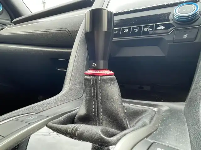 ホンダ シビック ハッチバック ホンダセンシング 岩手県 2019(平31)年 12.7万km プレミアムクリスタルブルークリスタル HONDA SENSING/(CMBS・LKA・ACC・LKAS・オートハイビーム)/6速MT/純正ナビTV/D/Nシートヒーター/ワンオーナー/ブレーキホールド/純正OPテールゲートスポイラー/デポレーシングブーストメーター/SPOONシフトノブ/社外17インチアルミ/(フロント：5次元 INPERIO リア：クリムゾン リネアスポーツ)/ロッソモデオマフラー/ブラックエンブレム(メーカーOP)/USサイドマーカー/Raysホイールナット/ZERO1000 エアクリーナー/シエクル ブローオフジェット/灯火類LED交換済/RSR TI‐2000 ダウンサス/SPOONシートベルトカバー/タイヤ前輪サマー 後輪スタッドレス