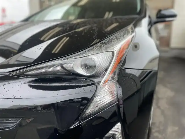 トヨタ プリウス S 愛知県 2016(平28)年 15.4万km アティチュードブラックマイカ /当店買取//社外8インチナビAVIC-RL05//地デジ/CD/DVD/USB/ Bluetooth/ipod//バックカメラ//PCS/LDA/TRC/レーダークルーズコントロール//ビルトインETC//革巻きステアリング//ISOFIX//LEDヘッド/AHB/Aライト//スマートキー