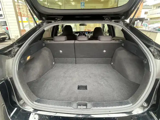 トヨタ プリウス S 愛知県 2016(平28)年 15.4万km アティチュードブラックマイカ /当店買取//社外8インチナビAVIC-RL05//地デジ/CD/DVD/USB/ Bluetooth/ipod//バックカメラ//PCS/LDA/TRC/レーダークルーズコントロール//ビルトインETC//革巻きステアリング//ISOFIX//LEDヘッド/AHB/Aライト//スマートキー