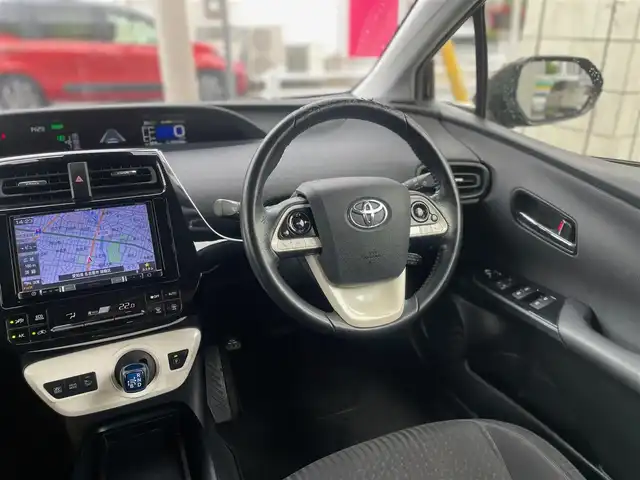 トヨタ プリウス S 愛知県 2016(平28)年 15.4万km アティチュードブラックマイカ /当店買取//社外8インチナビAVIC-RL05//地デジ/CD/DVD/USB/ Bluetooth/ipod//バックカメラ//PCS/LDA/TRC/レーダークルーズコントロール//ビルトインETC//革巻きステアリング//ISOFIX//LEDヘッド/AHB/Aライト//スマートキー