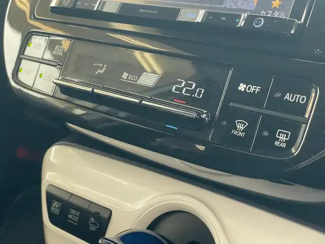 トヨタ プリウス S 愛知県 2016(平28)年 15.4万km アティチュードブラックマイカ /当店買取//社外8インチナビAVIC-RL05//地デジ/CD/DVD/USB/ Bluetooth/ipod//バックカメラ//PCS/LDA/TRC/レーダークルーズコントロール//ビルトインETC//革巻きステアリング//ISOFIX//LEDヘッド/AHB/Aライト//スマートキー