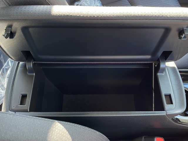 トヨタ プリウス A 岩手県 2019(令1)年 5.3万km スティールブロンドM 純正ナビ(NSZT-Y68T)/*CD/DVD/SD/ラジオ/Bluetooth/フルセグテレビ/バックカメラ/プリクラッシュセーフティ/レーンディパーチャーアラート/レーダークルーズコントロール/ブラインドスポットモニター/オートハイビーム/アドバンストパーク/コーナーセンサー/ビルトインETC/D席パワーシート/純正15inアルミホイール/純正フロアマット/純正トノカバー/LEDヘッドライト/フォグランプ/スマートキー(×2)/ステアリングスイッチ/電動格納ミラー/ウィンカーミラー