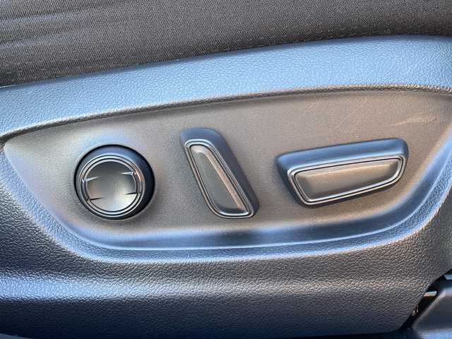 トヨタ プリウス A 岩手県 2019(令1)年 5.3万km スティールブロンドM 純正ナビ(NSZT-Y68T)/*CD/DVD/SD/ラジオ/Bluetooth/フルセグテレビ/バックカメラ/プリクラッシュセーフティ/レーンディパーチャーアラート/レーダークルーズコントロール/ブラインドスポットモニター/オートハイビーム/アドバンストパーク/コーナーセンサー/ビルトインETC/D席パワーシート/純正15inアルミホイール/純正フロアマット/純正トノカバー/LEDヘッドライト/フォグランプ/スマートキー(×2)/ステアリングスイッチ/電動格納ミラー/ウィンカーミラー