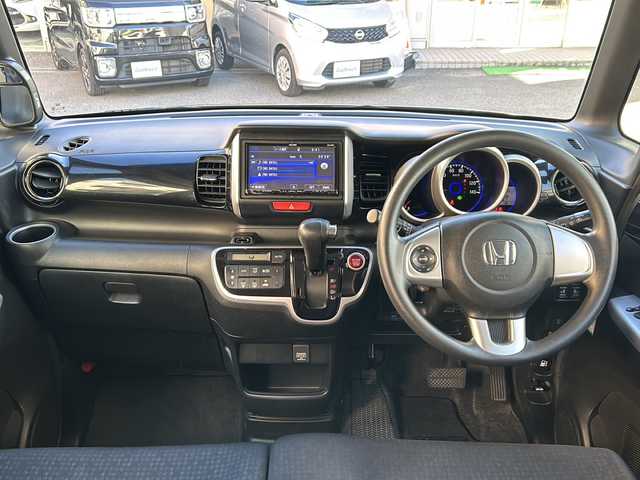 ホンダ Ｎ ＢＯＸ カスタム G SSパッケージ 高知県 2015(平27)年 12.4万km プレミアムベルベットパープル・パール ７インチナビ/・フルセグＴＶ/・ＣＤ/・Ｂｌｕｅｔｏｏｔｈオーディオ/バックカメラ/前後ドラレコ/両側パワースライドドア/純正フロアマット/オートライト/ＥＴＣ/スマートキー