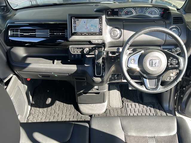 ホンダ Ｎ ＢＯＸ カスタム L ターボ 静岡県 2023(令5)年 3万km ミッドナイトブルービームM 【安全装備】/ホンダセンシング/アダプティブ・クルーズ・コントロール（ACC）/・作動車速域：約30km/hから100km/h間/車線維持支援システム（LKAS）/・作動車速：約65km/hから100km/h間/・ステアリング制御/衝突軽減ブレーキ（CMBS）/・歩行者検知機能/・作動車速：約80km/h未満時/・対向車車速：約30km/hから80km/h時/誤発進抑制機能（前進）/・ミリ波レーダー検知：作動車速10km/h未満/歩行者事故低減ステアリング/・作動車速10km/hから40km/h間/路外逸脱抑制機能/・作動車速：約60km/hから100km/h間/先行車発進お知らせ機能/標識認識機能/オートハイビーム/誤発進抑制機能（後進）・ソナー検知：作動車速10km/h未満 /【主要装備】/・純正ナビ　/・フルセグテレビ　/・前後ドライブレコーダー　/・両側パワースライドドア　/・パーキングセンサー　/・ＬＥＤヘッドライト　/・ＥＴＣ　/・ステアリングスイッチ　/・ハーフレザーシート　/・シートヒーター