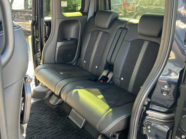 ホンダ Ｎ ＢＯＸ カスタム L ターボ 静岡県 2023(令5)年 3万km ミッドナイトブルービームM 【安全装備】/ホンダセンシング/アダプティブ・クルーズ・コントロール（ACC）/・作動車速域：約30km/hから100km/h間/車線維持支援システム（LKAS）/・作動車速：約65km/hから100km/h間/・ステアリング制御/衝突軽減ブレーキ（CMBS）/・歩行者検知機能/・作動車速：約80km/h未満時/・対向車車速：約30km/hから80km/h時/誤発進抑制機能（前進）/・ミリ波レーダー検知：作動車速10km/h未満/歩行者事故低減ステアリング/・作動車速10km/hから40km/h間/路外逸脱抑制機能/・作動車速：約60km/hから100km/h間/先行車発進お知らせ機能/標識認識機能/オートハイビーム/誤発進抑制機能（後進）・ソナー検知：作動車速10km/h未満 /【主要装備】/・純正ナビ　/・フルセグテレビ　/・前後ドライブレコーダー　/・両側パワースライドドア　/・パーキングセンサー　/・ＬＥＤヘッドライト　/・ＥＴＣ　/・ステアリングスイッチ　/・ハーフレザーシート　/・シートヒーター