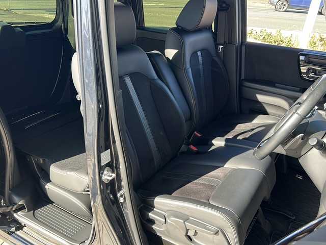 ホンダ Ｎ ＢＯＸ カスタム L ターボ 静岡県 2023(令5)年 3万km ミッドナイトブルービームM 【安全装備】/ホンダセンシング/アダプティブ・クルーズ・コントロール（ACC）/・作動車速域：約30km/hから100km/h間/車線維持支援システム（LKAS）/・作動車速：約65km/hから100km/h間/・ステアリング制御/衝突軽減ブレーキ（CMBS）/・歩行者検知機能/・作動車速：約80km/h未満時/・対向車車速：約30km/hから80km/h時/誤発進抑制機能（前進）/・ミリ波レーダー検知：作動車速10km/h未満/歩行者事故低減ステアリング/・作動車速10km/hから40km/h間/路外逸脱抑制機能/・作動車速：約60km/hから100km/h間/先行車発進お知らせ機能/標識認識機能/オートハイビーム/誤発進抑制機能（後進）・ソナー検知：作動車速10km/h未満 /【主要装備】/・純正ナビ　/・フルセグテレビ　/・前後ドライブレコーダー　/・両側パワースライドドア　/・パーキングセンサー　/・ＬＥＤヘッドライト　/・ＥＴＣ　/・ステアリングスイッチ　/・ハーフレザーシート　/・シートヒーター