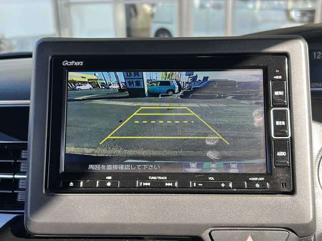 ホンダ Ｎ ＢＯＸ カスタム L ターボ 静岡県 2023(令5)年 3万km ミッドナイトブルービームM 【安全装備】/ホンダセンシング/アダプティブ・クルーズ・コントロール（ACC）/・作動車速域：約30km/hから100km/h間/車線維持支援システム（LKAS）/・作動車速：約65km/hから100km/h間/・ステアリング制御/衝突軽減ブレーキ（CMBS）/・歩行者検知機能/・作動車速：約80km/h未満時/・対向車車速：約30km/hから80km/h時/誤発進抑制機能（前進）/・ミリ波レーダー検知：作動車速10km/h未満/歩行者事故低減ステアリング/・作動車速10km/hから40km/h間/路外逸脱抑制機能/・作動車速：約60km/hから100km/h間/先行車発進お知らせ機能/標識認識機能/オートハイビーム/誤発進抑制機能（後進）・ソナー検知：作動車速10km/h未満 /【主要装備】/・純正ナビ　/・フルセグテレビ　/・前後ドライブレコーダー　/・両側パワースライドドア　/・パーキングセンサー　/・ＬＥＤヘッドライト　/・ＥＴＣ　/・ステアリングスイッチ　/・ハーフレザーシート　/・シートヒーター