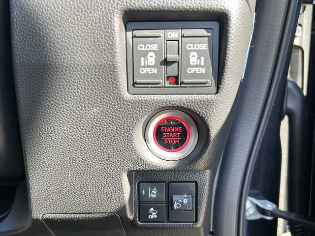 ホンダ Ｎ ＢＯＸ カスタム L ターボ 静岡県 2023(令5)年 3万km ミッドナイトブルービームM 【安全装備】/ホンダセンシング/アダプティブ・クルーズ・コントロール（ACC）/・作動車速域：約30km/hから100km/h間/車線維持支援システム（LKAS）/・作動車速：約65km/hから100km/h間/・ステアリング制御/衝突軽減ブレーキ（CMBS）/・歩行者検知機能/・作動車速：約80km/h未満時/・対向車車速：約30km/hから80km/h時/誤発進抑制機能（前進）/・ミリ波レーダー検知：作動車速10km/h未満/歩行者事故低減ステアリング/・作動車速10km/hから40km/h間/路外逸脱抑制機能/・作動車速：約60km/hから100km/h間/先行車発進お知らせ機能/標識認識機能/オートハイビーム/誤発進抑制機能（後進）・ソナー検知：作動車速10km/h未満 /【主要装備】/・純正ナビ　/・フルセグテレビ　/・前後ドライブレコーダー　/・両側パワースライドドア　/・パーキングセンサー　/・ＬＥＤヘッドライト　/・ＥＴＣ　/・ステアリングスイッチ　/・ハーフレザーシート　/・シートヒーター