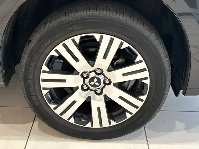 三菱 デリカＤ：５ P 埼玉県 2020(令2)年 5.3万km ダイヤモンドブラックマイカ 衝突軽減ブレーキ/純正10.1インチSDナビ/ CD/DVD/MSV/Bluetooth/フルセグTV/純正フリップダウンモニター/全周囲カメラ/パワースライドドア/パワーバックドア/左後オートステップ/レーンキープアシスト/ブラインドスポットモニター/アダプティブクルーズコントロール/運転席パワーシート/シートヒーター/パドルシフト/AC100V100W電源/純正ドライブレコーダー/純正18インチアルミホイール/純正LEDヘッドライト/ETC/スマートキー×2/禁煙車