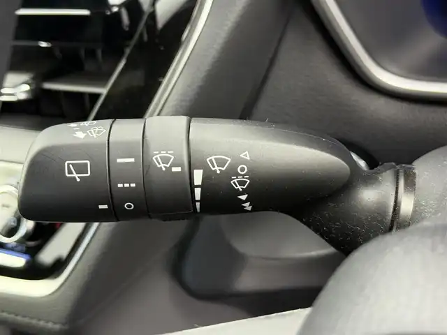 トヨタ カローラ クロス ハイブリッド Z 愛知県 2022(令4)年 6.3万km プラチナホワイトパールマイカ 純正ディスプレイオーディオナビ/全方位カメラ/トヨタセーフティセンス/パワーシート/ブラインドスポットモニター/シートヒーター/電動リアゲード/ETC/ハーフレザー/ルーフレール/コーナーセンサー/オートライト/AC100V/純正LEDライト/ステアリングスイッチ/本革巻きステアリング/電動格納ミラー/電子パーキング/オートライト