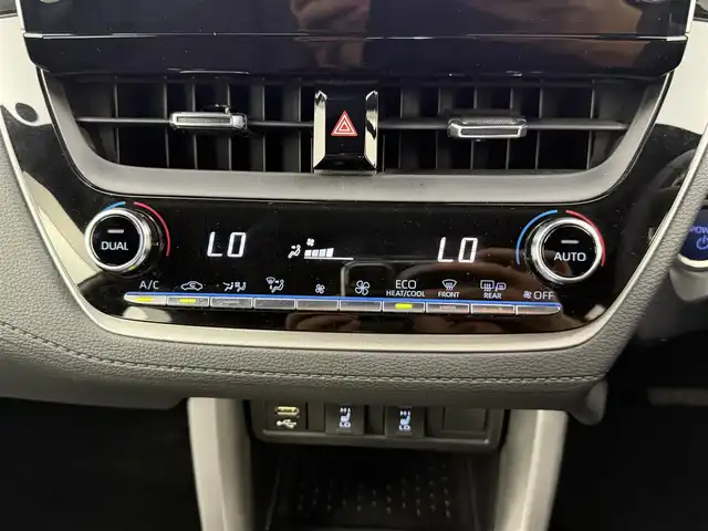 トヨタ カローラ クロス ハイブリッド Z 愛知県 2022(令4)年 6.3万km プラチナホワイトパールマイカ 純正ディスプレイオーディオナビ/全方位カメラ/トヨタセーフティセンス/パワーシート/ブラインドスポットモニター/シートヒーター/電動リアゲード/ETC/ハーフレザー/ルーフレール/コーナーセンサー/オートライト/AC100V/純正LEDライト/ステアリングスイッチ/本革巻きステアリング/電動格納ミラー/電子パーキング/オートライト