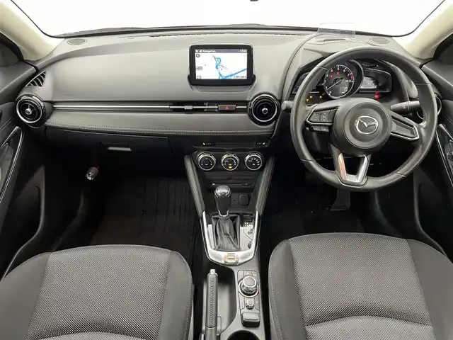 マツダ デミオ 15Sツーリング 熊本県 2018(平30)年 3.8万km ソウルレッドクリスタルM 純正ナビ（ＣＤ・ＤＶＤ・フルセグ・ＢＴ・ＡＵＸ・ＵＳＢ）/全周囲カメラ　/前後ドライブレコーダー　/ＥＴＣ　/前席シートヒーター　/前後クリアランスソナー　/衝突軽減ブレーキ　/レーンキープアシスト　/横滑り防止/ブラインドスポットモニター/純正フロアマット/純正１５インチAW/オートライト/LEDヘッドライト/スマートキー/プッシュスタート/保証書/取扱説明書