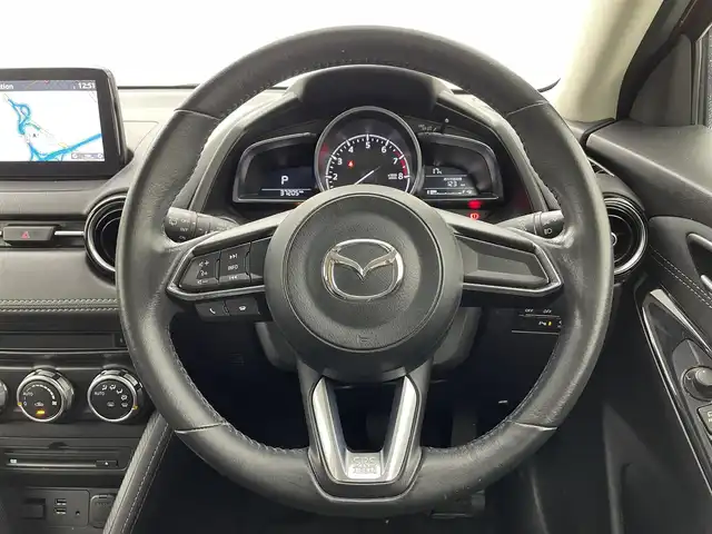 マツダ デミオ 15Sツーリング 熊本県 2018(平30)年 3.8万km ソウルレッドクリスタルM 純正ナビ（ＣＤ・ＤＶＤ・フルセグ・ＢＴ・ＡＵＸ・ＵＳＢ）/全周囲カメラ　/前後ドライブレコーダー　/ＥＴＣ　/前席シートヒーター　/前後クリアランスソナー　/衝突軽減ブレーキ　/レーンキープアシスト　/横滑り防止/ブラインドスポットモニター/純正フロアマット/純正１５インチAW/オートライト/LEDヘッドライト/スマートキー/プッシュスタート/保証書/取扱説明書