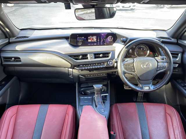 レクサス ＵＸ 250h Fスポーツ 秋田県 2019(平31)年 7.1万km ホワイトノーヴァガラスフレーク 純正ナビ/・フルセグテレビ/・ＣＤ、ＤＶＤ、ＳＤ/・ＵＳＢ/・ＢＴ/・Ｍｉｒａｃａｓｔ/・ラジオ/前席シートヒーター、ベンチレーション/前席パワーシート/電動リアゲート/パドルシフト/ステアリングスイッチ/クルーズコントロール/電動格納ミラー/オールオートウィンドウ/走行モード切替機能/横滑り防止装置/車線逸脱警報装置/衝突軽減装置/社外AW組冬タイヤ積載