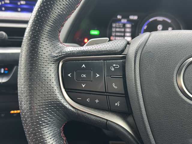 レクサス ＵＸ 250h Fスポーツ 秋田県 2019(平31)年 7.1万km ホワイトノーヴァガラスフレーク 純正ナビ/・フルセグテレビ/・ＣＤ、ＤＶＤ、ＳＤ/・ＵＳＢ/・ＢＴ/・Ｍｉｒａｃａｓｔ/・ラジオ/前席シートヒーター、ベンチレーション/前席パワーシート/電動リアゲート/パドルシフト/ステアリングスイッチ/クルーズコントロール/電動格納ミラー/オールオートウィンドウ/走行モード切替機能/横滑り防止装置/車線逸脱警報装置/衝突軽減装置/社外AW組冬タイヤ積載