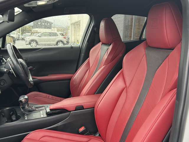 レクサス ＵＸ 250h Fスポーツ 秋田県 2019(平31)年 7.1万km ホワイトノーヴァガラスフレーク 純正ナビ/・フルセグテレビ/・ＣＤ、ＤＶＤ、ＳＤ/・ＵＳＢ/・ＢＴ/・Ｍｉｒａｃａｓｔ/・ラジオ/前席シートヒーター、ベンチレーション/前席パワーシート/電動リアゲート/パドルシフト/ステアリングスイッチ/クルーズコントロール/電動格納ミラー/オールオートウィンドウ/走行モード切替機能/横滑り防止装置/車線逸脱警報装置/衝突軽減装置/社外AW組冬タイヤ積載